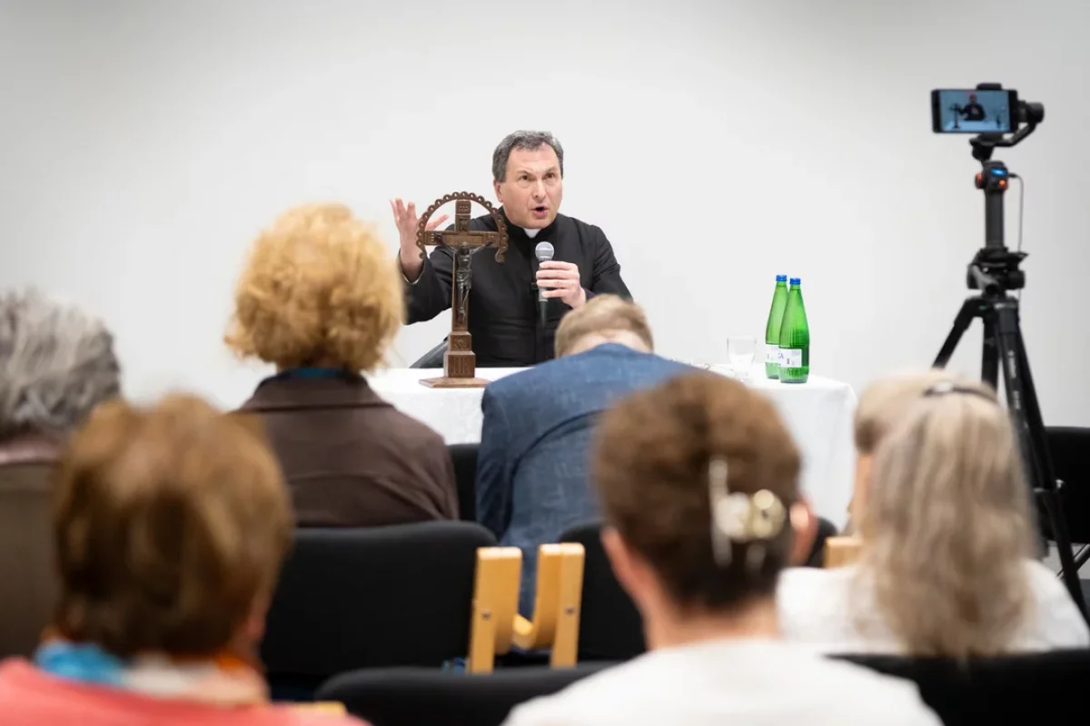 Kryzys w Kościele – środki zaradcze. Spotkanie z przełożonym Bractwa Kapłańskiego św. Piusa X [ZDJĘCIA]